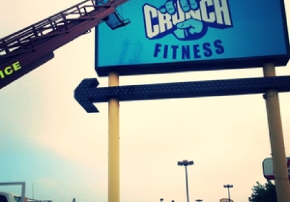 Oversized banner for Crunch Gym in Northridge