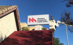 Read more about the article Pole Sign for Matadors Community Credit Union in Northridge