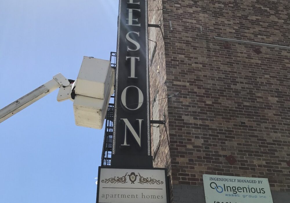 Sign Repair for Charleston Apartments in Los Angeles