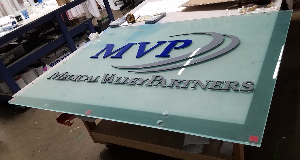 lobby sign, acrylic signs, glass signs, interior signs, sign makers, sign companies, tarzana