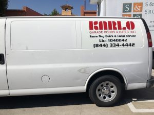 Read more about the article Vinyl Vehicle Lettering for Karlo Garage Doors & Gates in Los Angeles