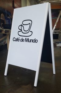 Read more about the article Restaurant Sign for Cafe de Mundo in Santa Monica
