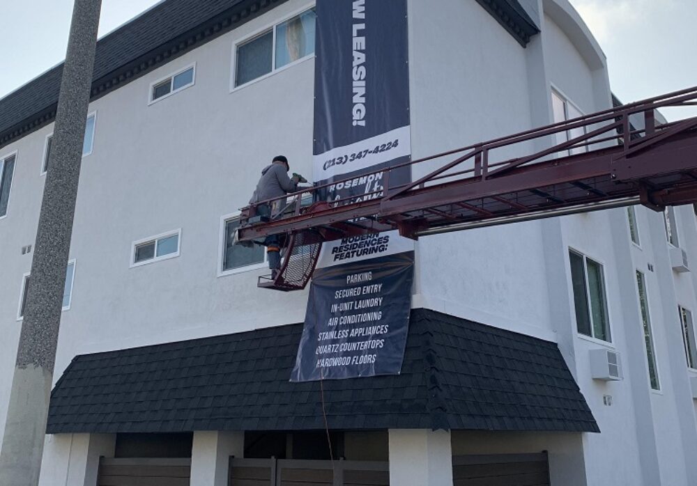 Building Banner for North Oak Property Management in Woodland Hills