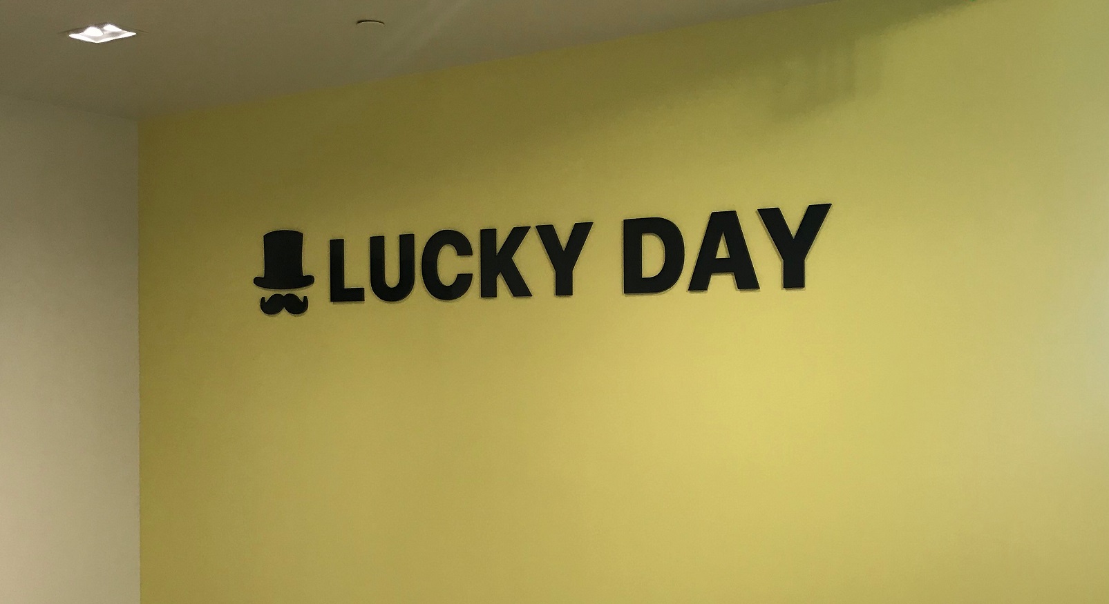 You are currently viewing Lobby Sign Moving for Lucky Day in El Segundo