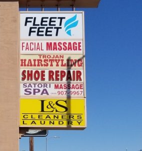 Read more about the article Pylon Sign Inserts for Fleet Feet in Encino