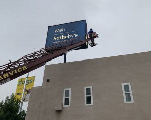 Read more about the article Pylon Sign Repair for Wish Sotheby in Toluca Lake
