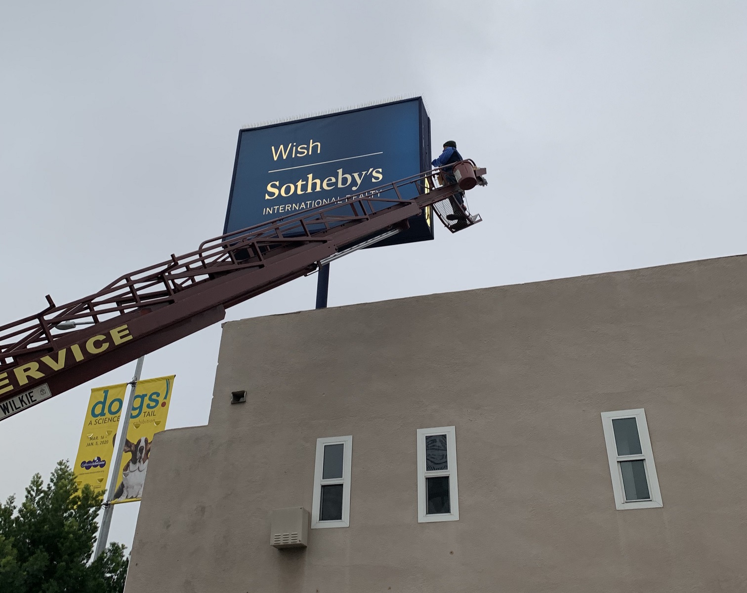You are currently viewing Pylon Sign Repair for Wish Sotheby in Toluca Lake