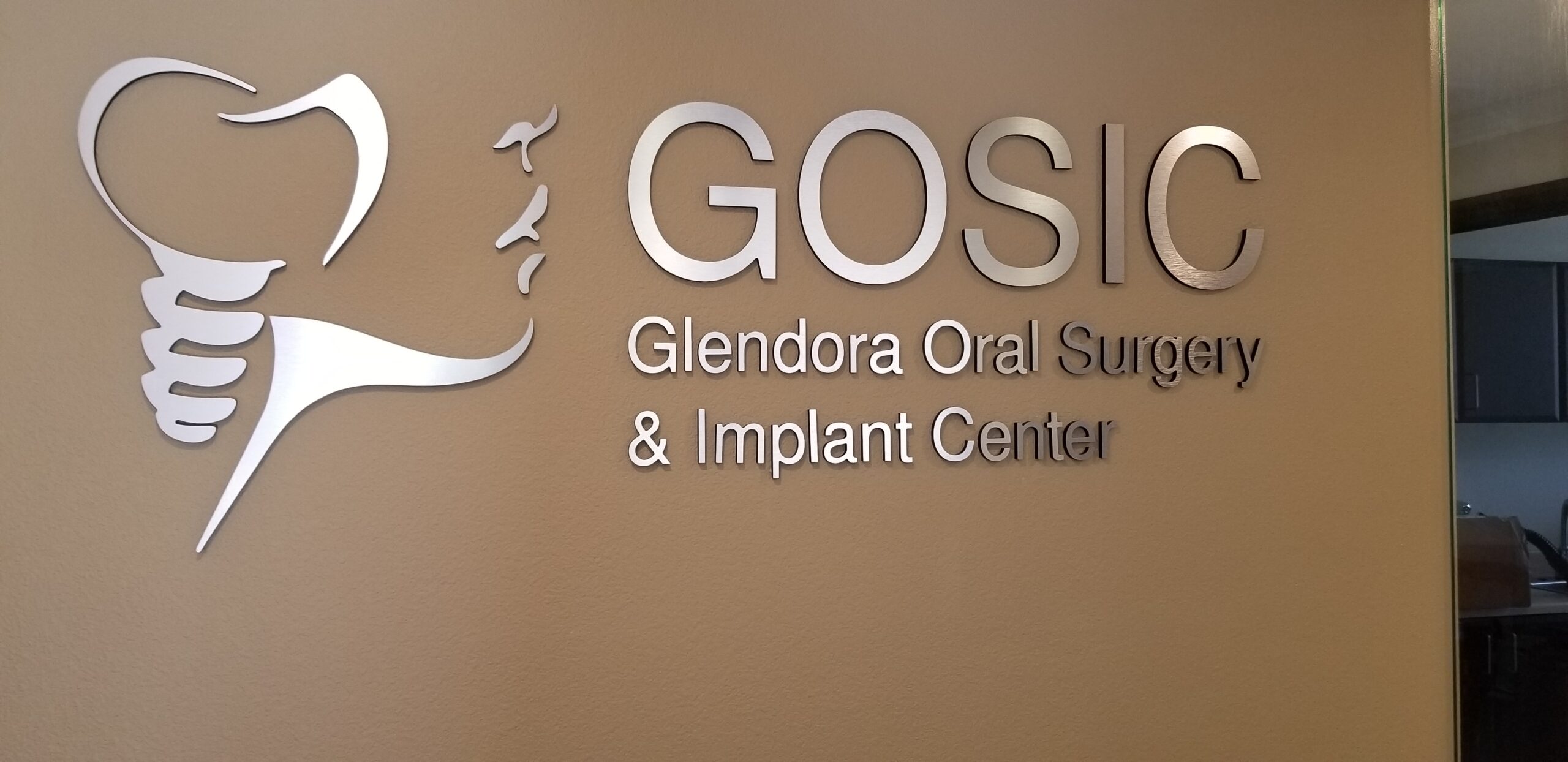 You are currently viewing Dental Clinic Lobby Sign for Glendora Oral Surgery