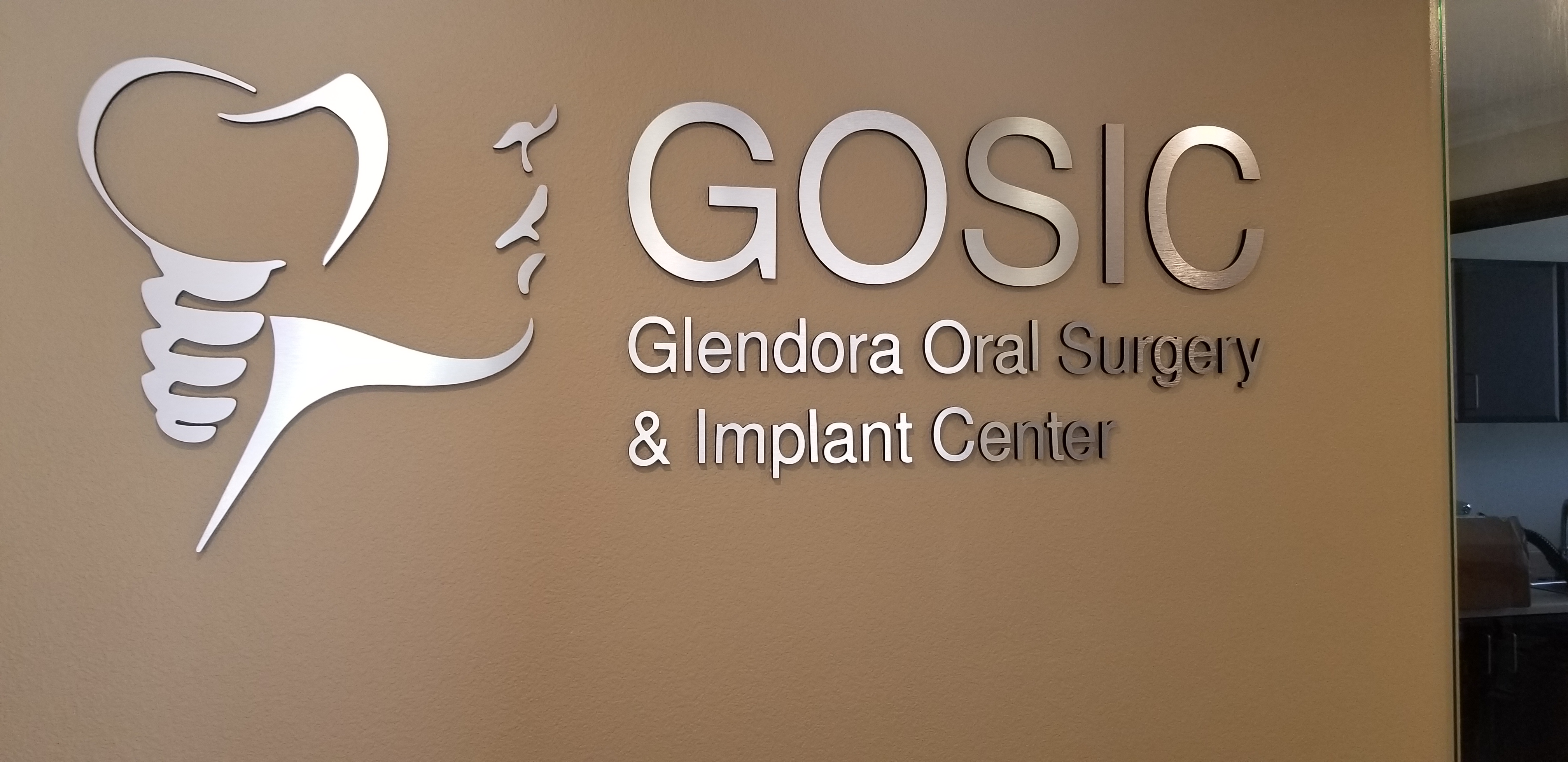 You are currently viewing Dental Clinic Lobby Sign for Glendora Oral Surgery