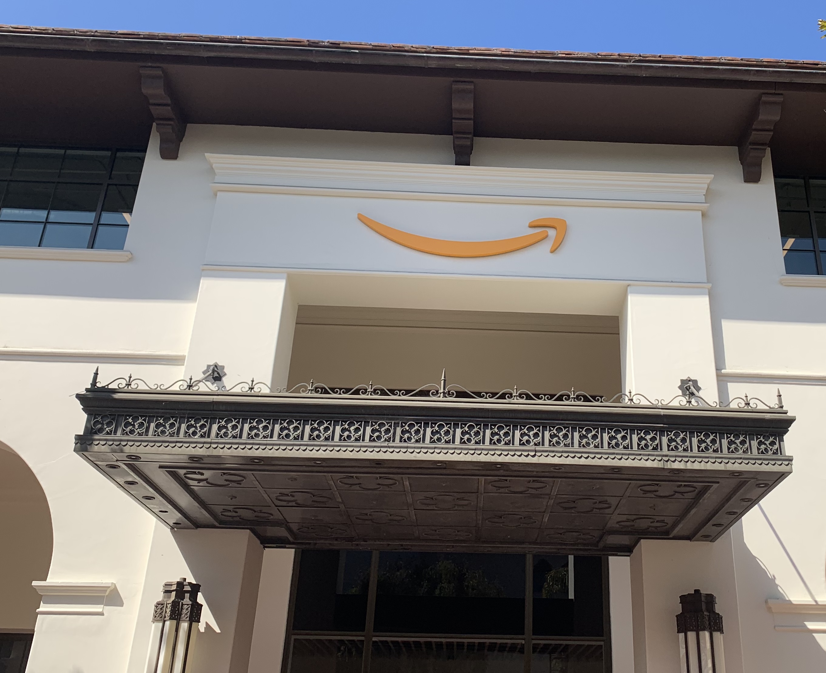 Want to go all out to impress customers? A channel letters sign package is just the thing. Like this one for Amazon in Santa Barbara!