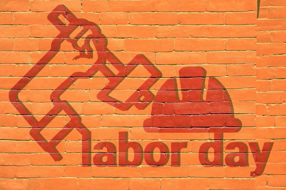 Read more about the article Labor Day Signs to Commemorate the Holiday