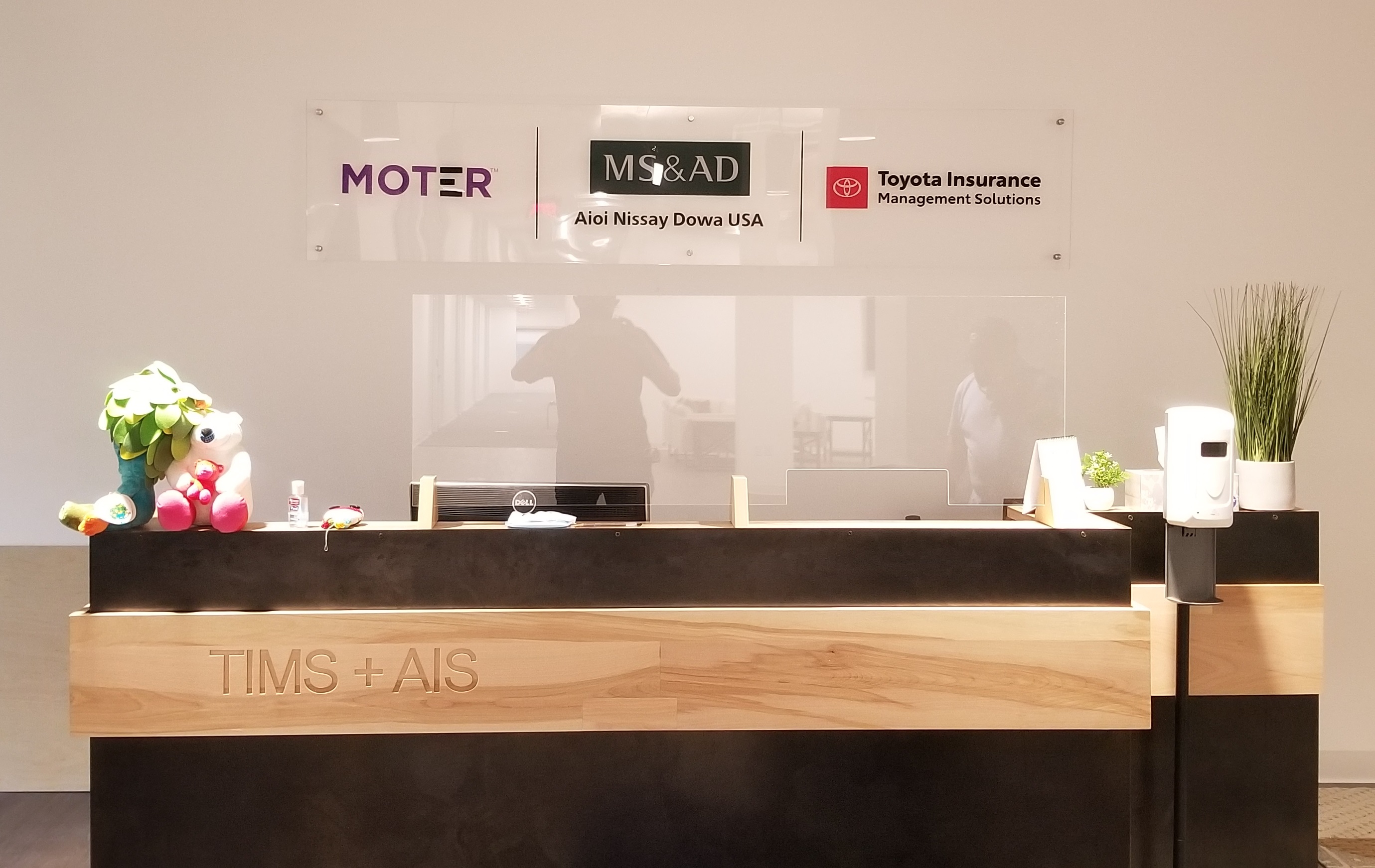 Read more about the article Acrylic Panel Lobby Sign for Nissay in Torrance