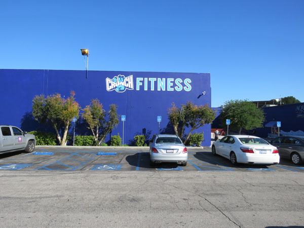 Crunch Fitness Exterior Wall Mural Sign Gym Sign Package Los Angeles Sign Company Premium Sign Solutions Southern California Sign Makers