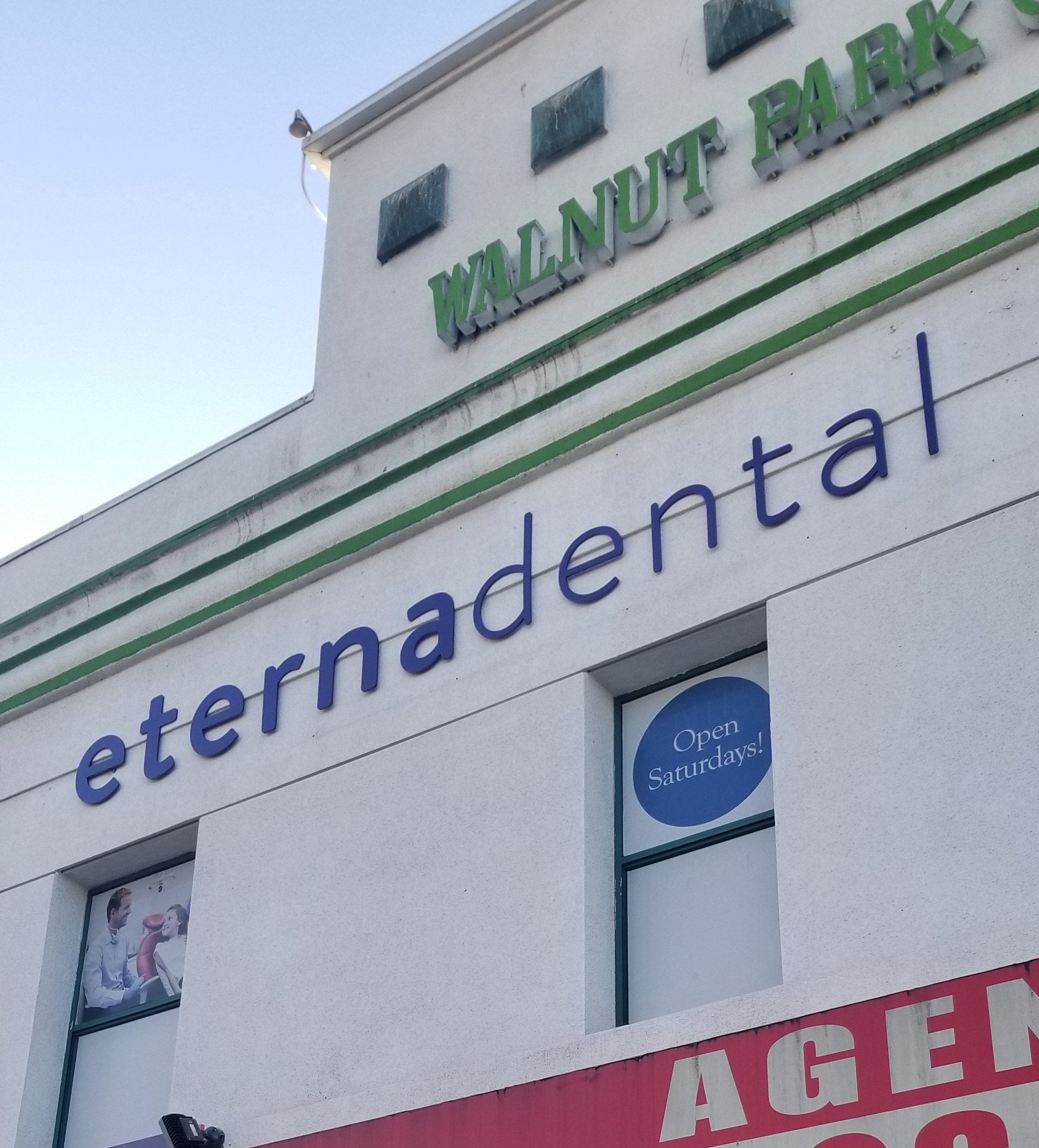 This clinic dimensional lettering is a real attention-grabbing sign for Eternadental as part of their business sign package.