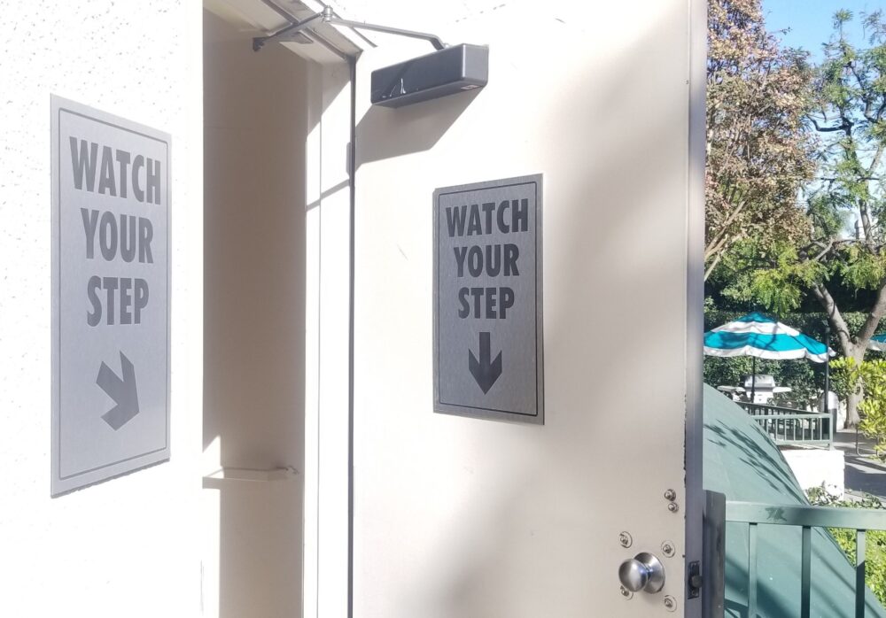 Parking Lot Signs for Country Club Condo in Sherman Oaks