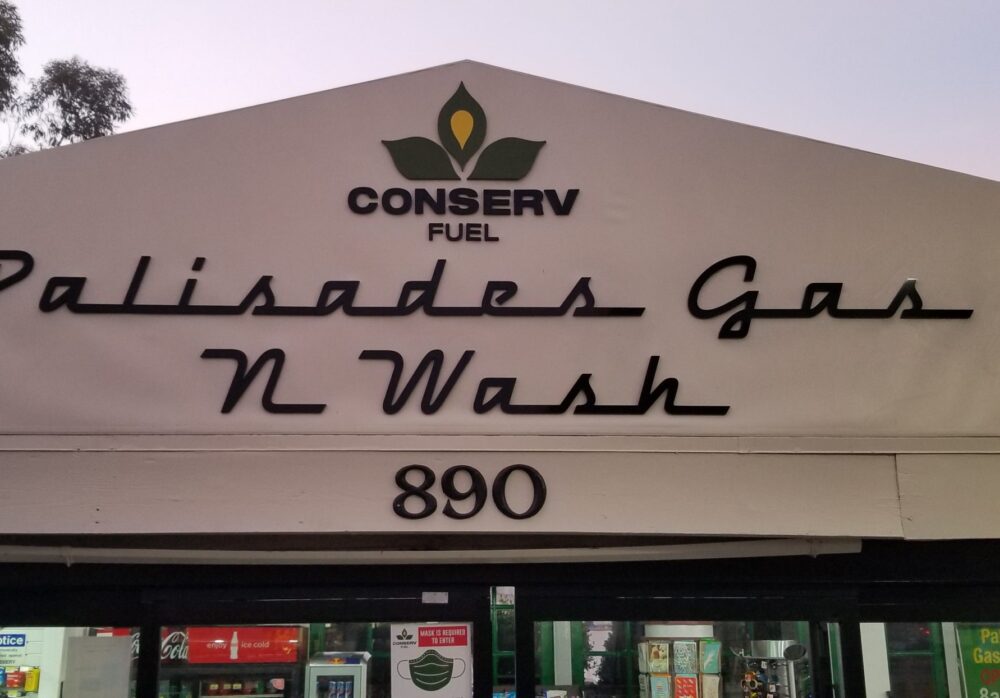 Dimensional Letters for Palisades Gas N Wash