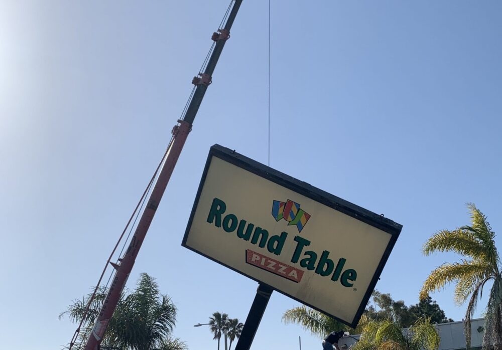 Round Table Pizza Sign Removal Service for Skechers at Manhattan Beach