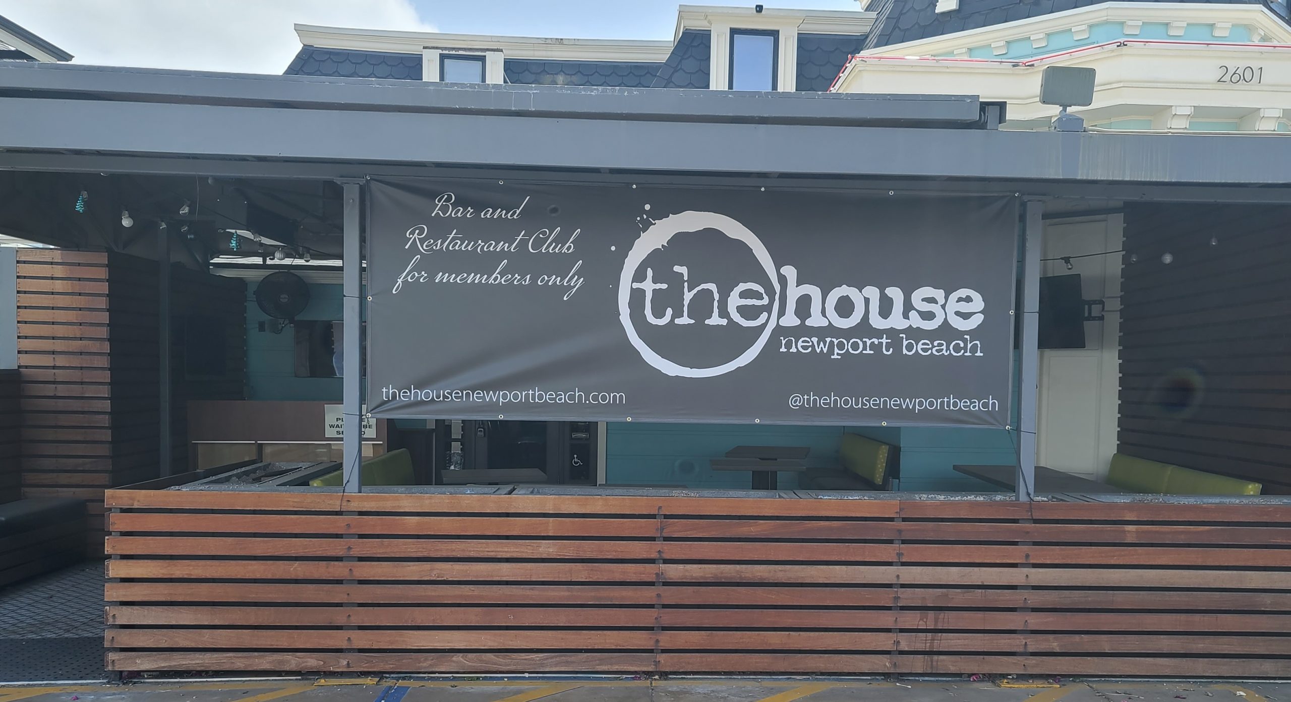 With this custom banner restaurant sign, The House Newport Beach can show off their members-only bar and restaurant club.