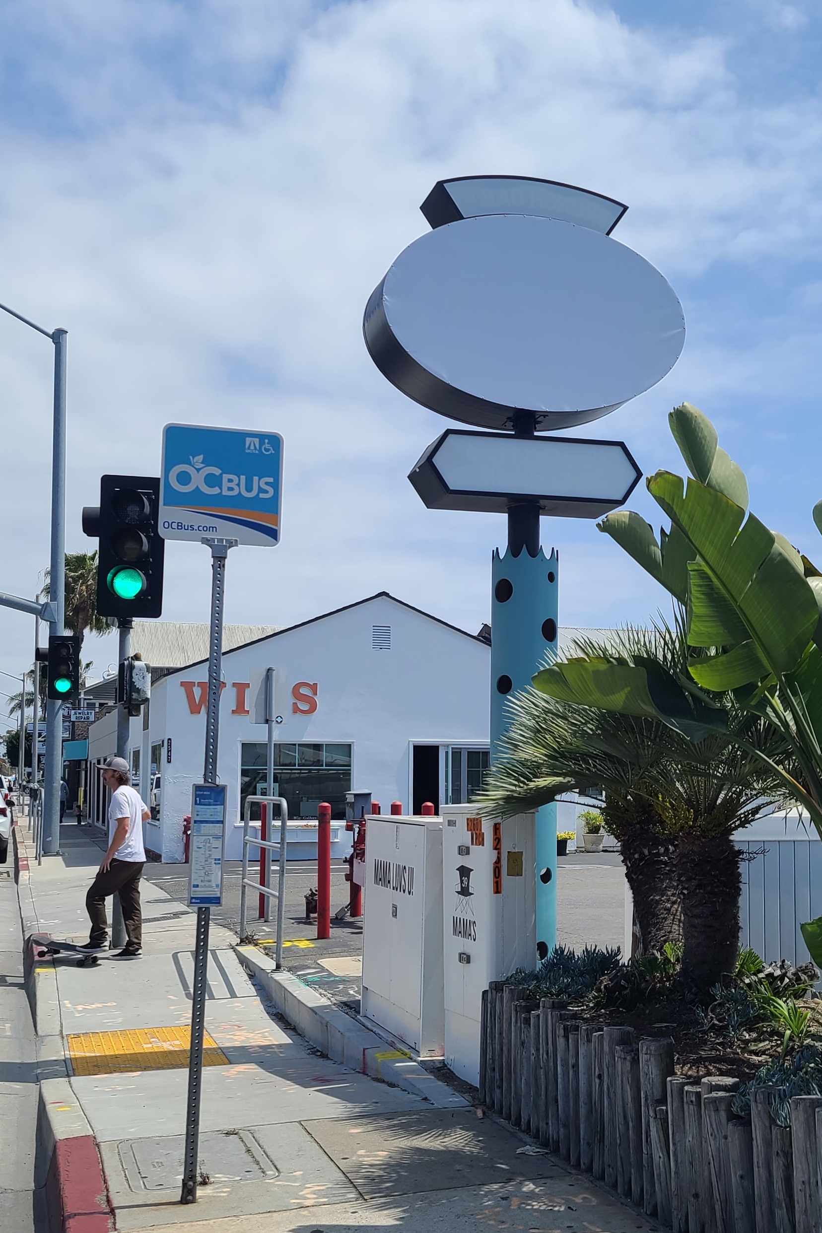 The House in Newport Beach is changing up their branding to reflect their members-only approach, so we implemented this pole sign debranding.