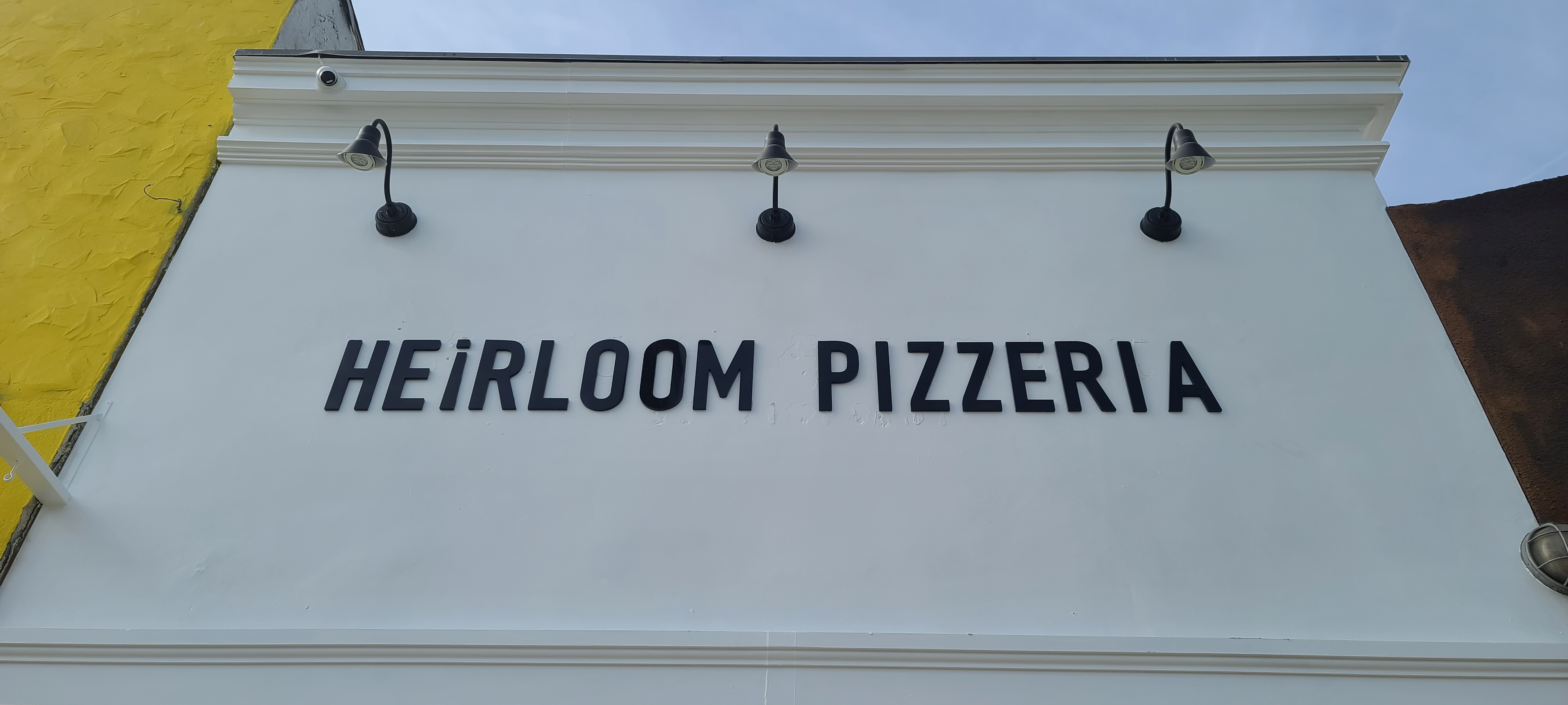 Read more about the article Dimensional Letters for Heirloom Pizzeria in Los Angeles