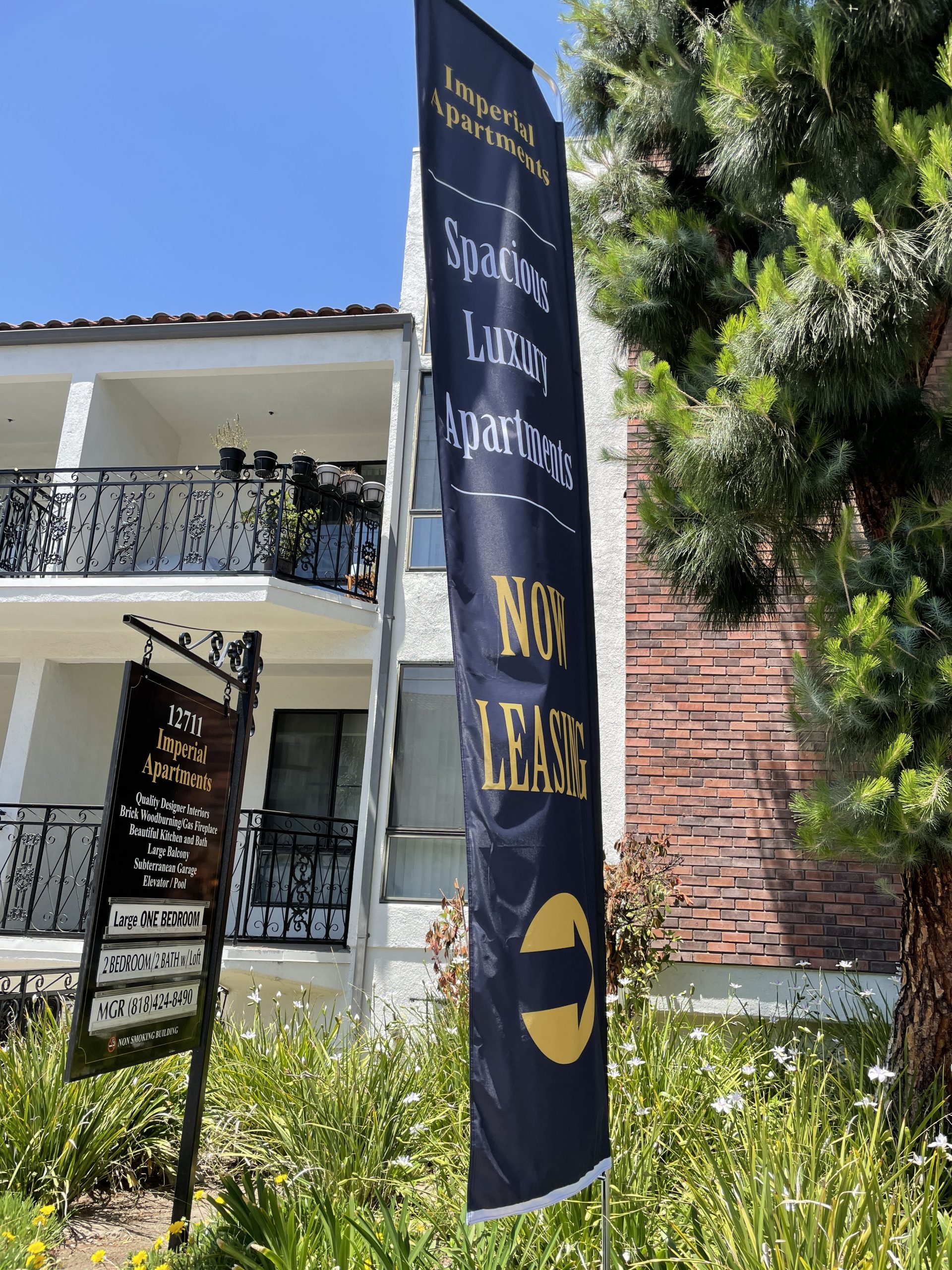 Real estate firms can reach customers better with advertisement banners detailing their properties. Like our signs for Imperial Apartments in Studio Cities.