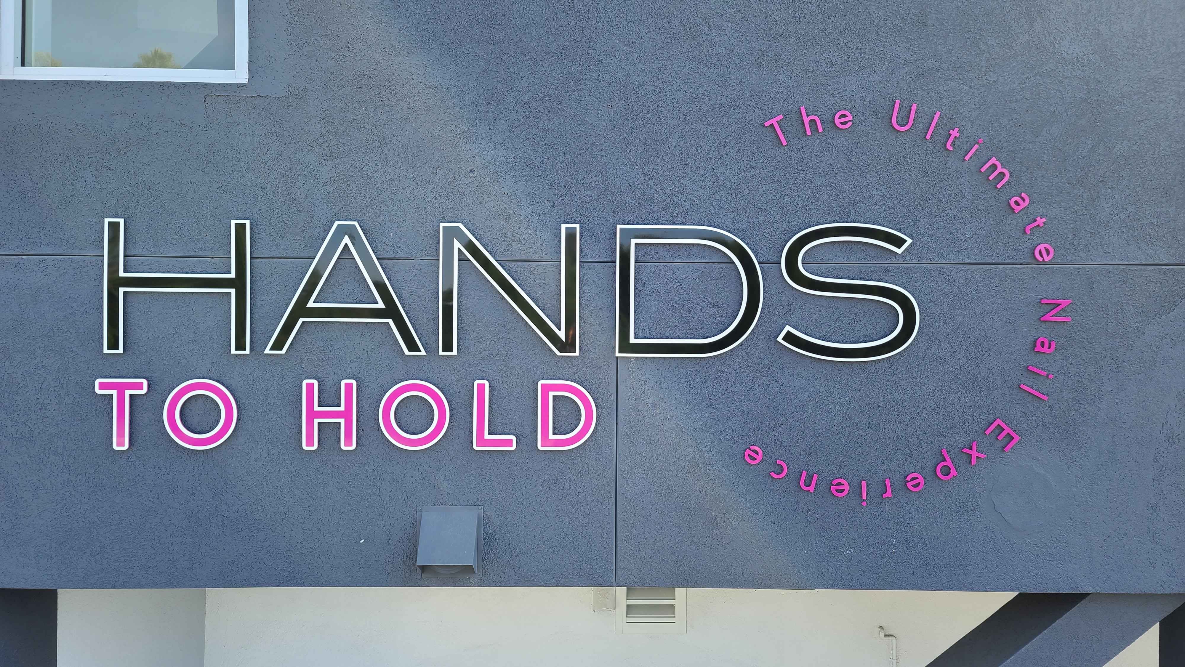 Read more about the article Salon Sign for Hands to Hold in Encino Courtyard