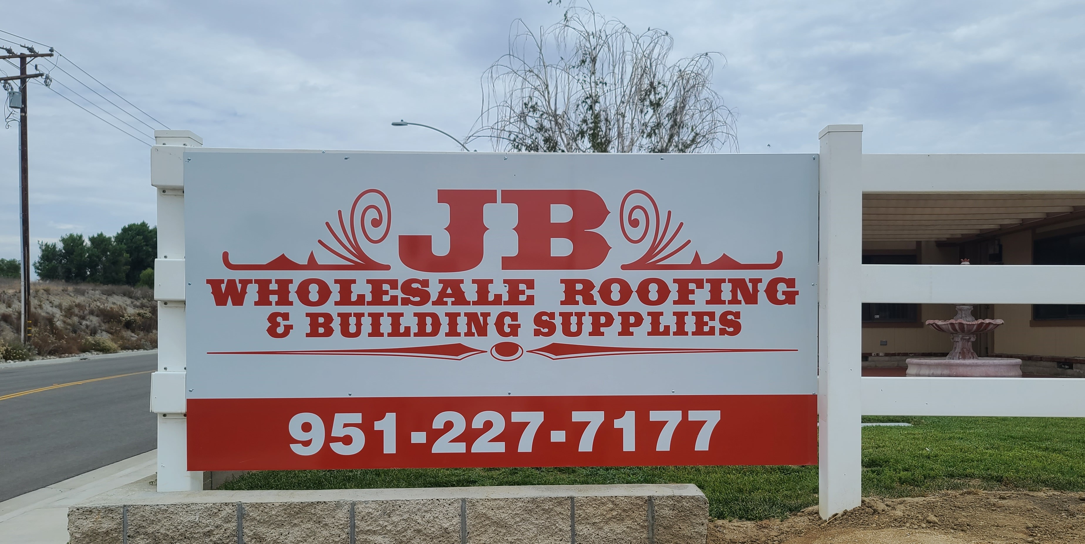 Read more about the article Metal Panel Fence Sign for JB Wholesale Roofing and Building Supplies in Murietta