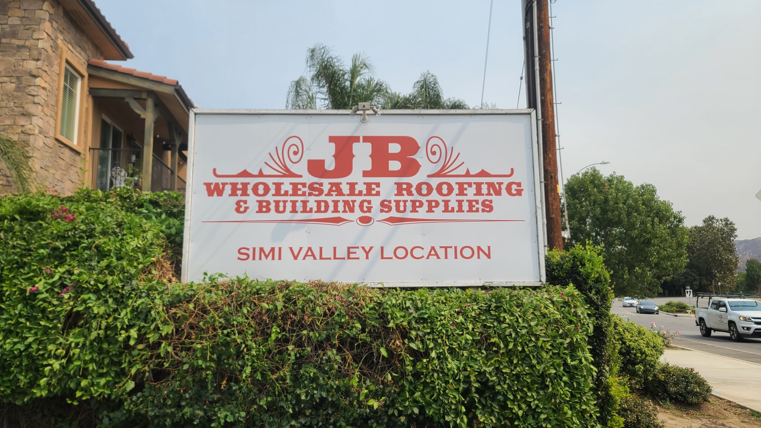 It pays to go big with signage. Like with this billboard sign for JB Wholesale Roofing & Building Supplies' Simi Valley location.