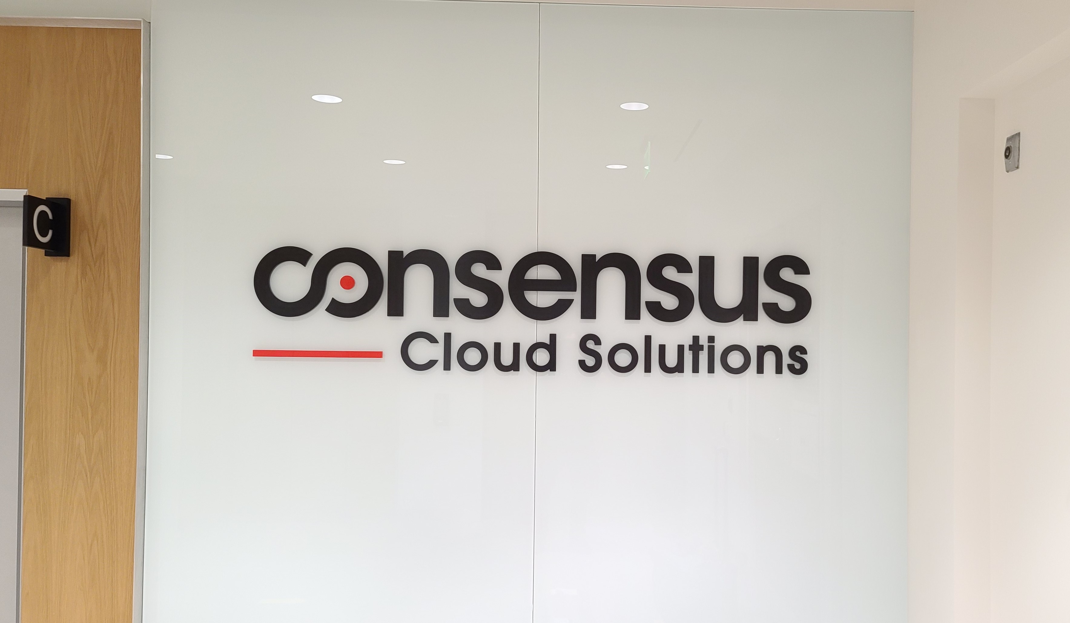 Read more about the article Lobby Sign for Consensus Cloud Solutions in Los Angeles