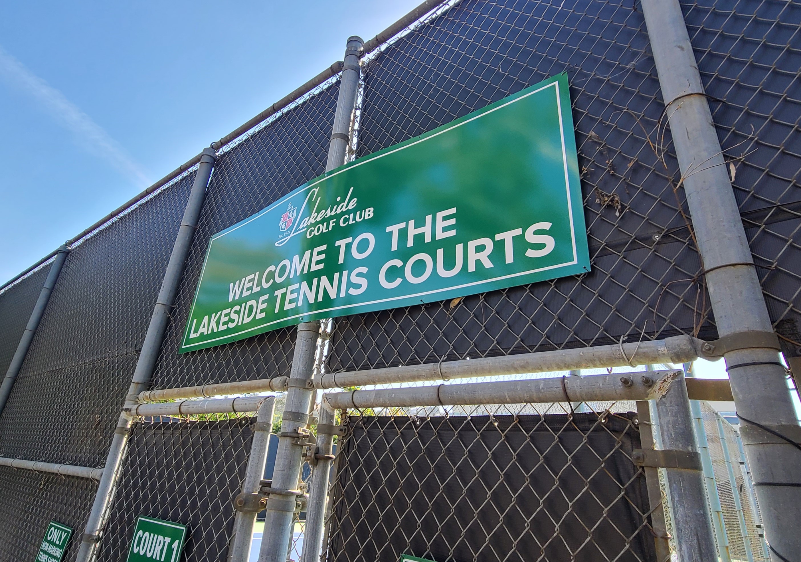 This dibond sign package is for the tennis court as well as for park signage for Lakeside Golf Club in Burbank. 
