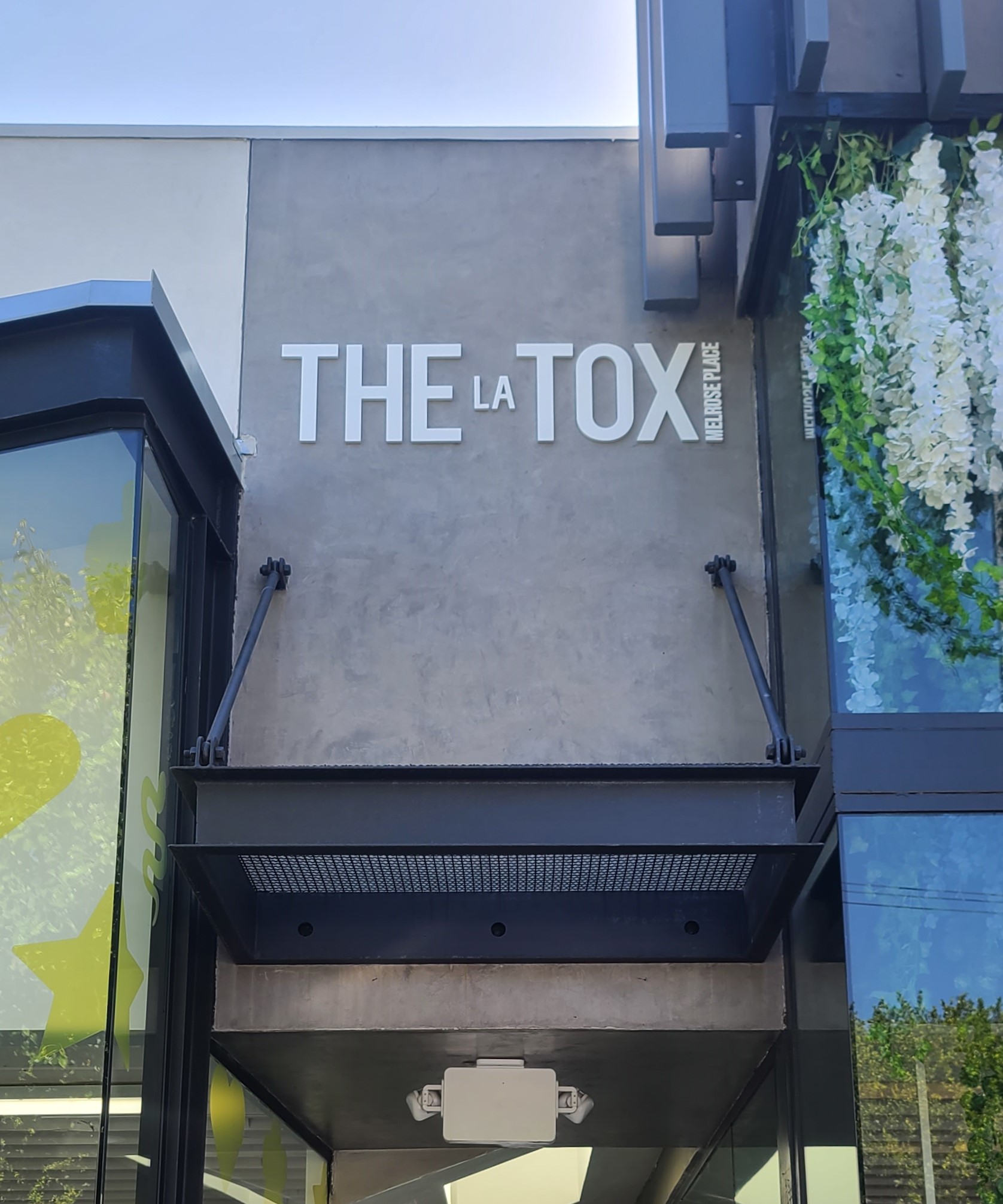 These are the acrylic letter building signs for The Tox LA's spa in Studio City. With this, their health salon will be more prominent.