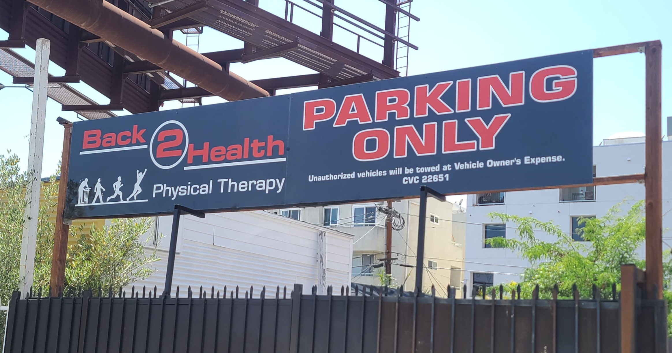 Our MaxMetal parking lot sign for Back 2 Health Physical Therapy in Los Angeles. Finding parking space an easier process for the facility's patients.