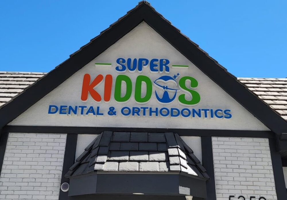 Outdoor channel letter signs light up Super Kiddos in Woodland Hills