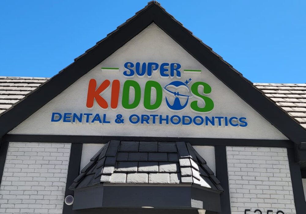 Outdoor channel letter signs light up Super Kiddos in Woodland Hills