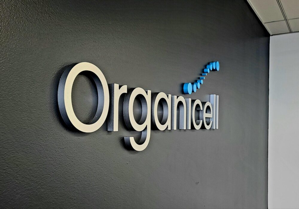 A 3D Business Sign for Organicell
