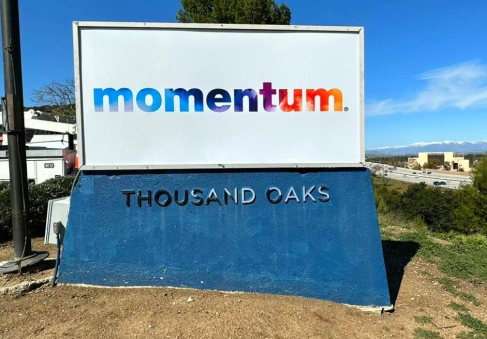 Momentum’s Monument Signs | Thousand Oaks