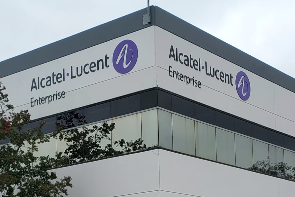You are currently viewing Alcatel Lucent Outdoor Sign Thousand Oaks