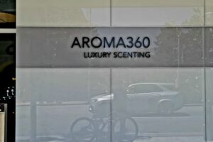 A stunning dimensional letters sign to attract eyes for Aroma360
