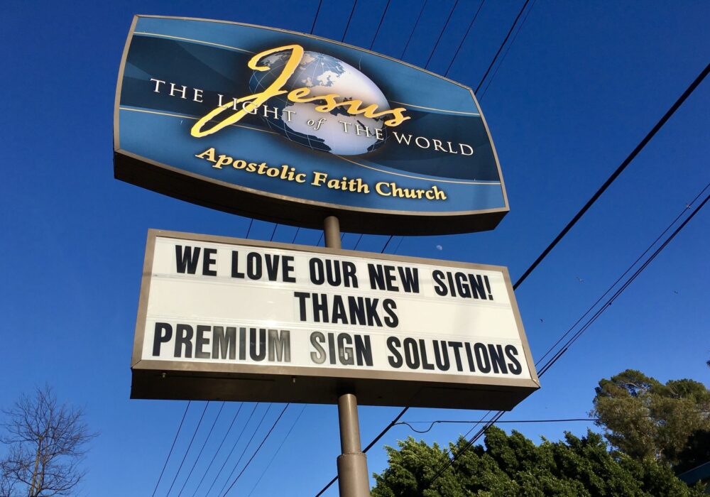 Choosing Pylon Signs vs Monument Signs