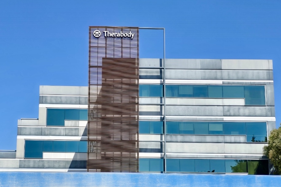 Overall view of the Therabody channel letter installation, showcasing the sign's impact.
