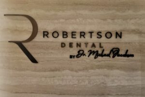 Read more about the article Robertson Dental Lobby sign Los Angeles