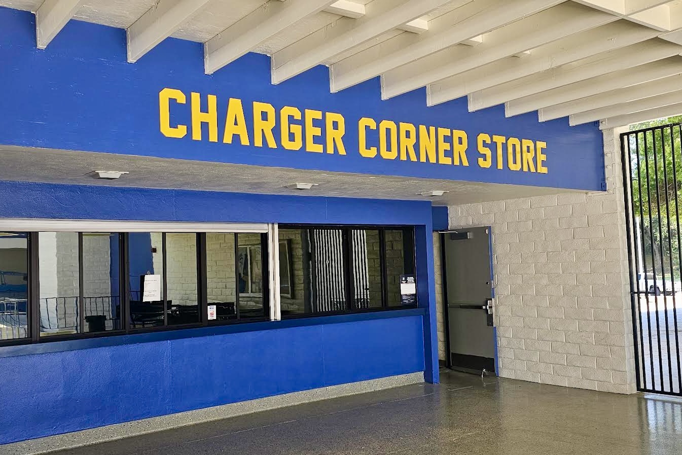 You are currently viewing School Store Signage Agoura High 91301