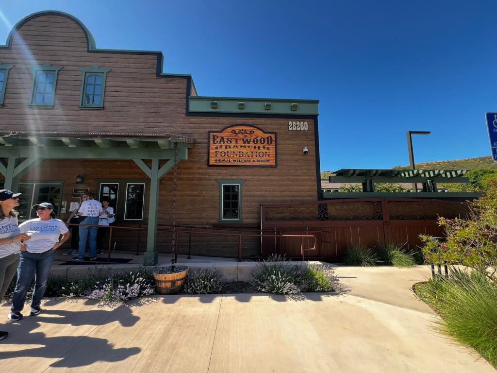 Installation of outdoor textured woodgrain sign at Eastwood Ranch by Premium Sign Solutions team