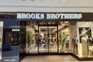 Read more about the article Luxury Retail Signage Brooks Brothers Los Angeles