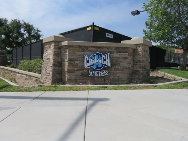 Crunch Fitness Signage